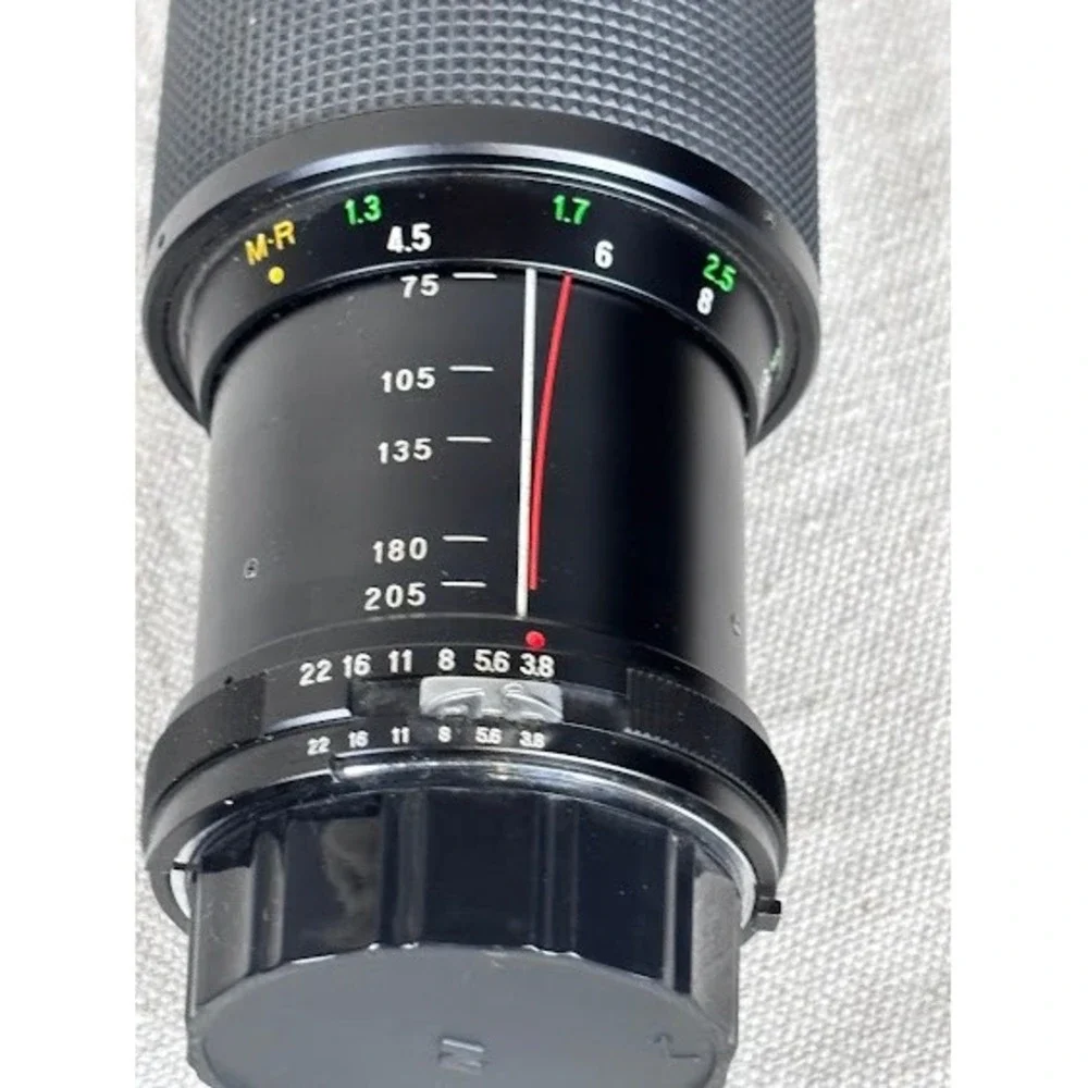 Vivitar 75-205mm f/3.8 Macro Focusing Zoom Lens 62mm Filter Diameter**UNTESTED**